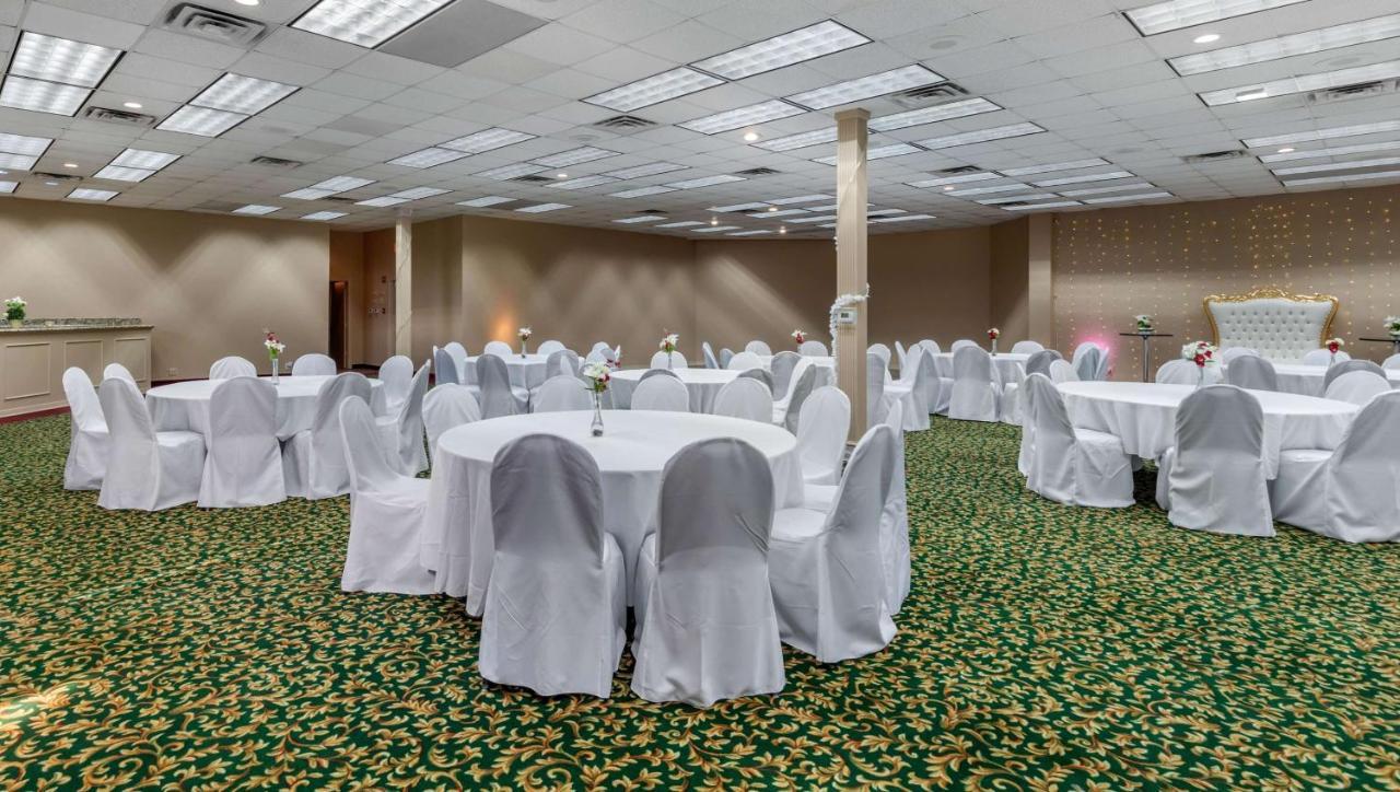 Magnuson Grand Hotel And Conference Center Tyler Exterior photo
