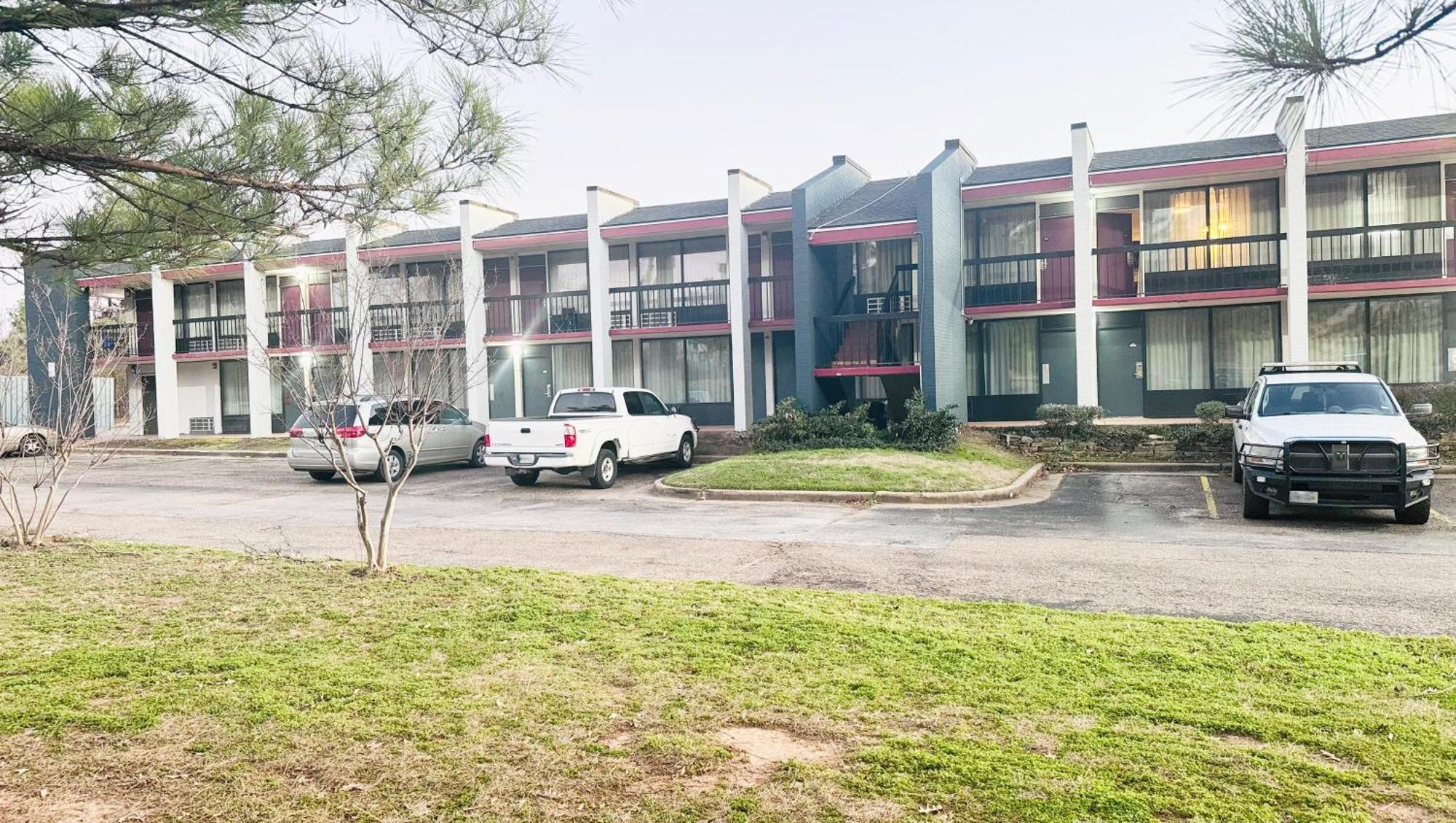 Magnuson Grand Hotel And Conference Center Tyler Exterior photo